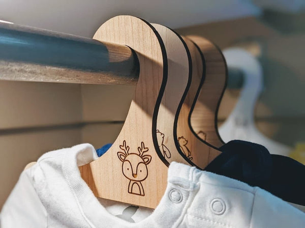 Wood Nursery Hangers (Set of 6) Personalized or Plain, Baby Shower Gift
