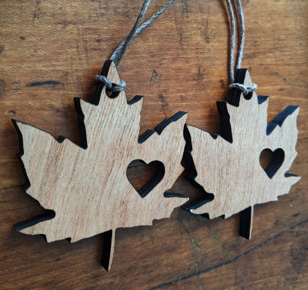Handmade Maple Leaf Canada Wood Ornaments / Gift Tags / Wedding Favours